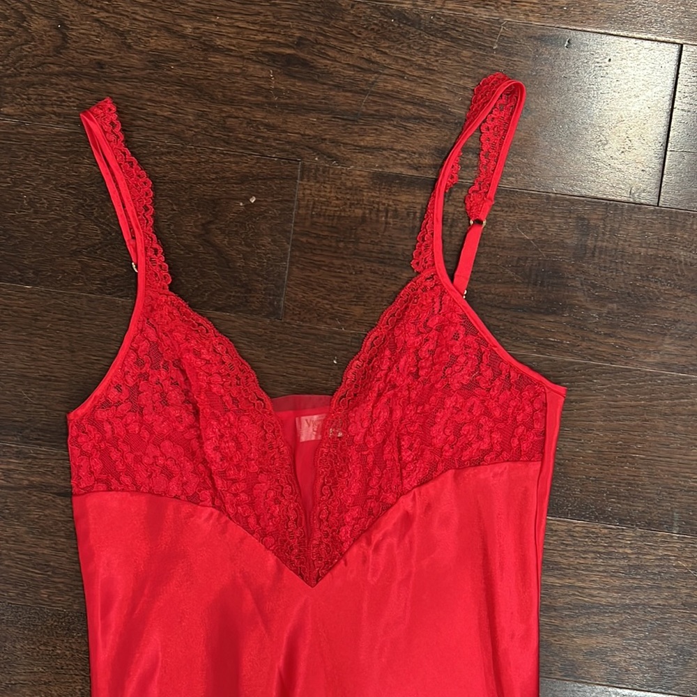 Vintage VS Nightgown - Picture 14 of 15